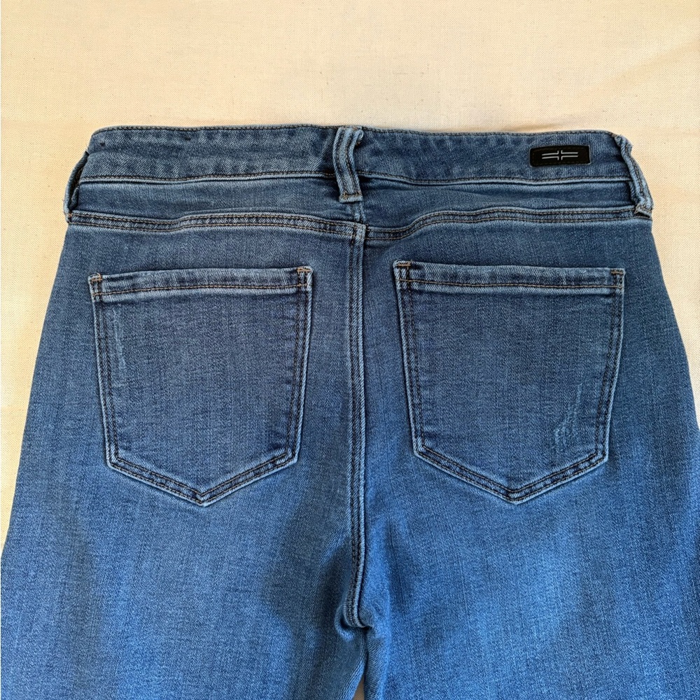 Liverpool Los Angeles Crop Denim Blue Jeans with Fray Hem - Picture 4 of 5